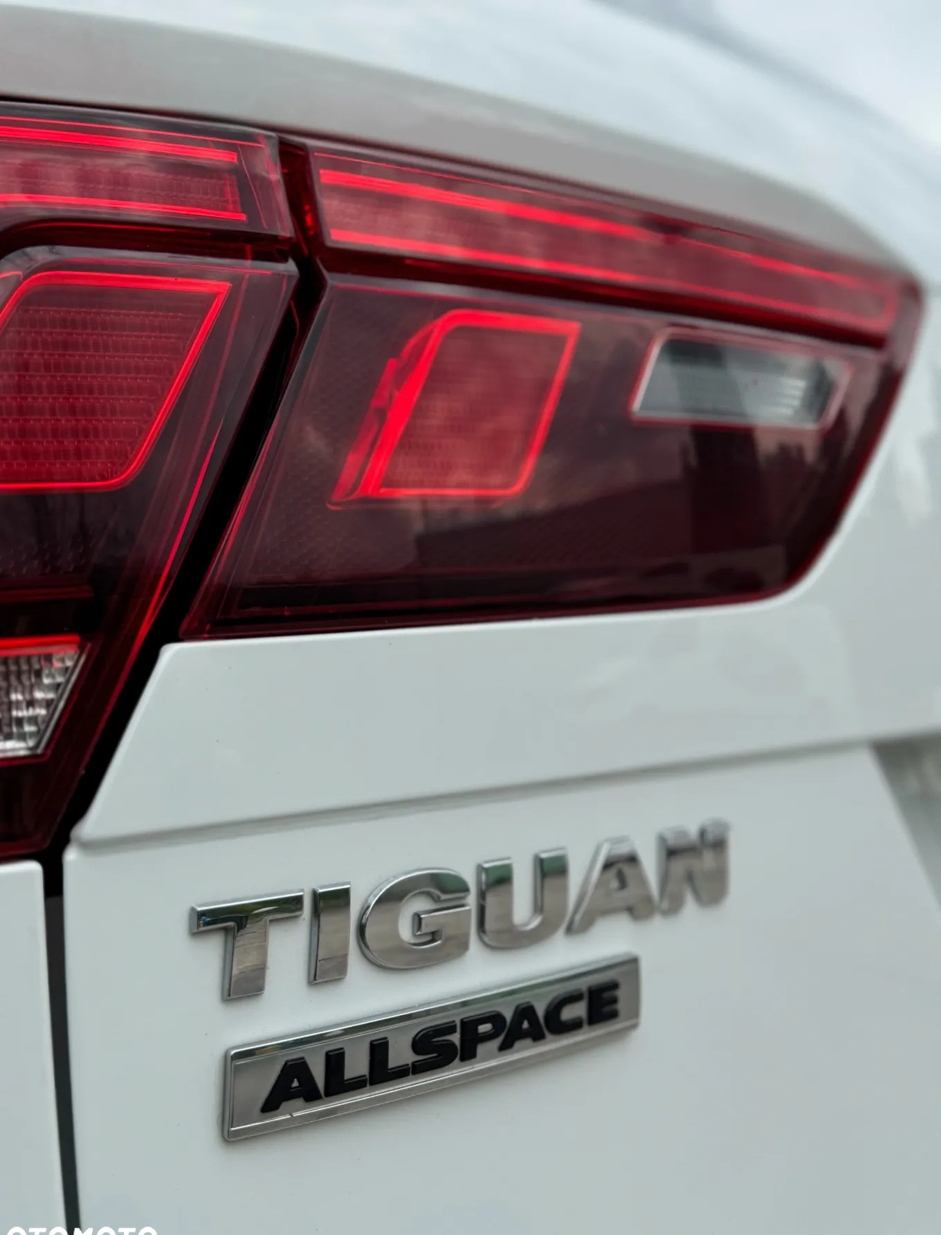 Volkswagen Tiguan cena 98000 przebieg: 127000, rok produkcji 2018 z Łódź małe 326